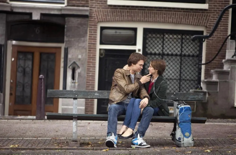 Hazel and Augustus played by Shailene Woodley and Ansel Elgort - time.com