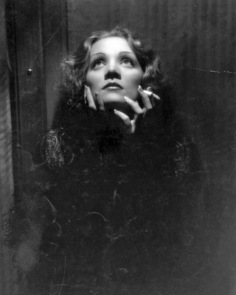 Photo on SNL: https://snl.no/Marlene_Dietrich