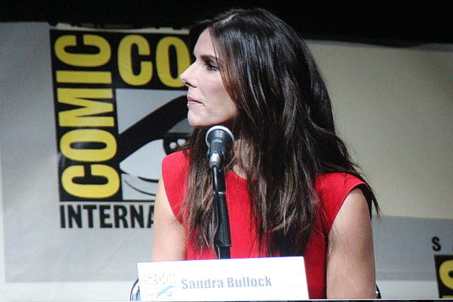 Photo on Wiki: https://commons.wikimedia.org/wiki/File:Sandra_Bullock_%289371588870%29.jpg