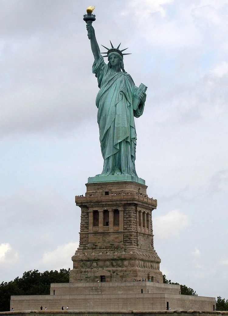 Photo: Statue of Liberty - alchetron.com