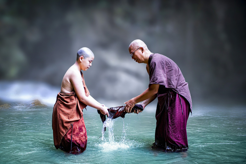Photo on Pixabay (https://pixabay.com/photos/theravada-buddhism-monk-bhikkhu-4750321/)