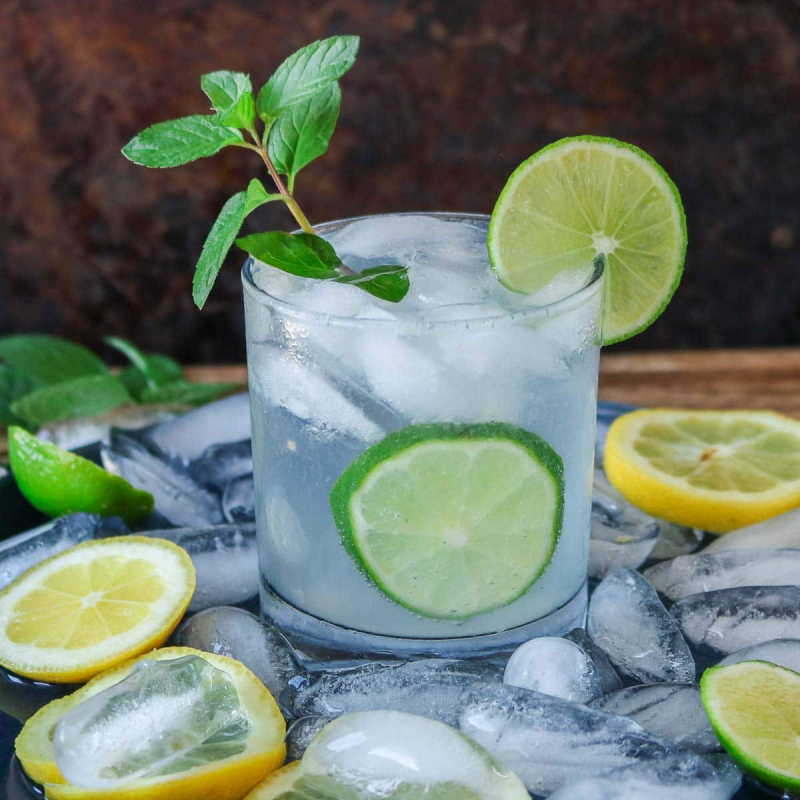 Vodka and Diet Soda Lime