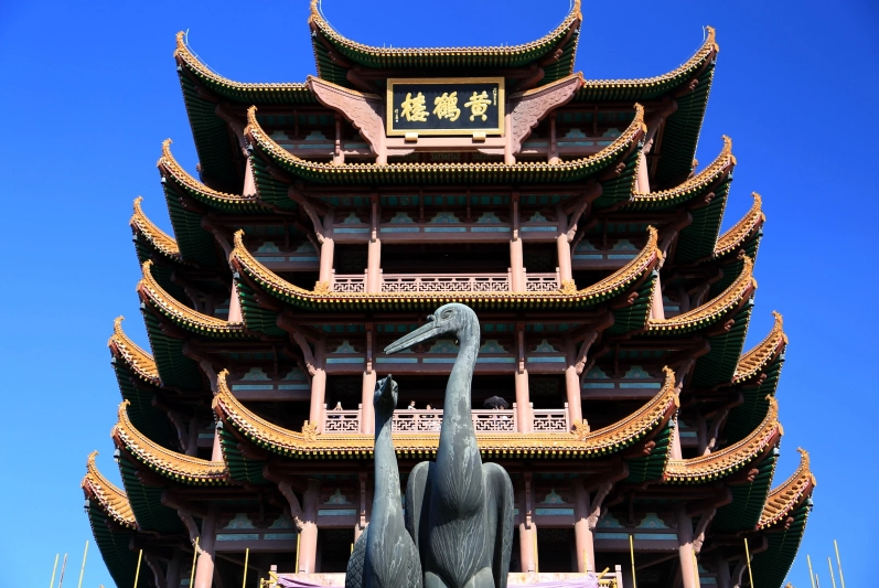 Crane outside the pagoda. (Dreamstime)